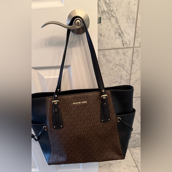 Michael Kors Handbags - Michael Kors Elegant Brown and Black Tote